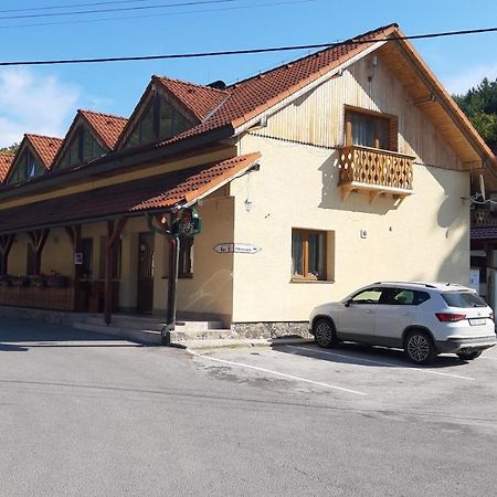Penzión pri studničke Omastiná Exterior foto