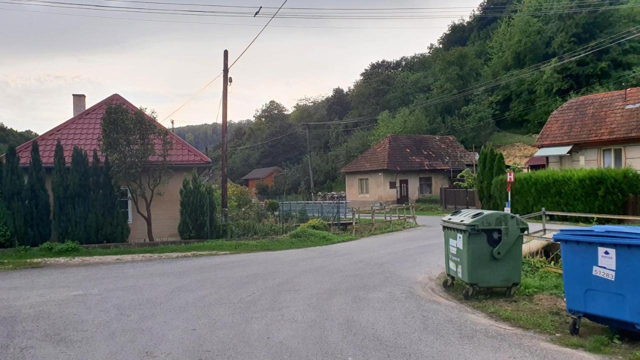 Penzión pri studničke Omastiná Exterior foto